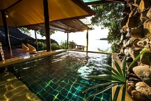 Mini Pool Villa / Tropical Style