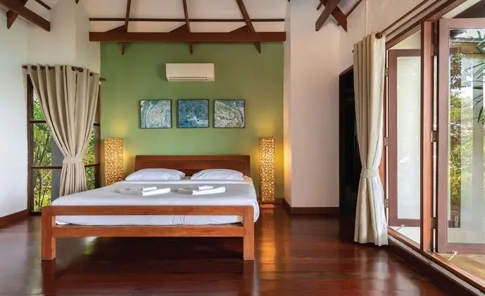 Pool Suite