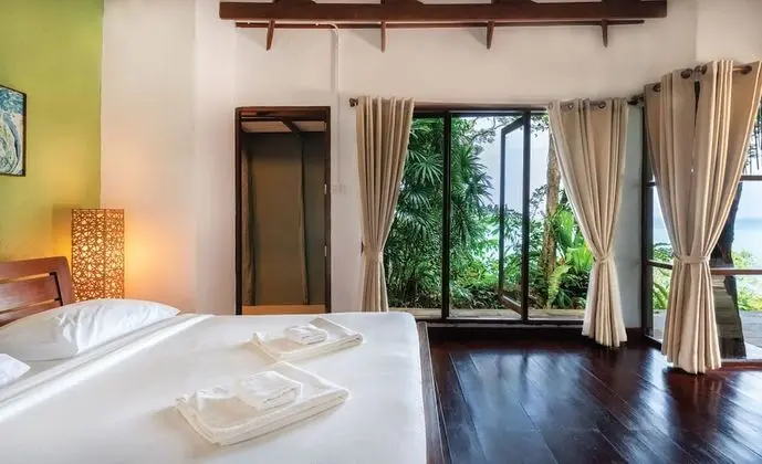Pool Suite