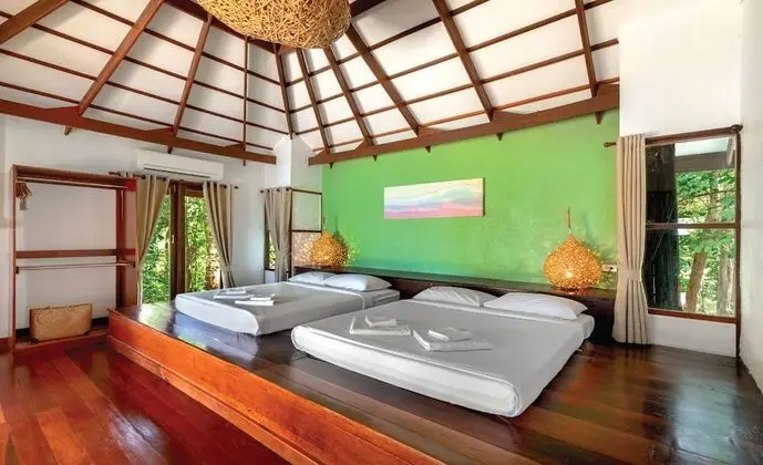 Pool Suite