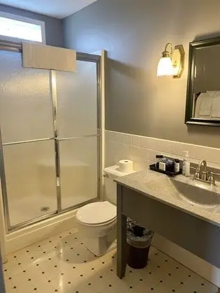 Standard Oda, 1 Büyük (Queen) Boy Yatak, Şehir Manzaralı