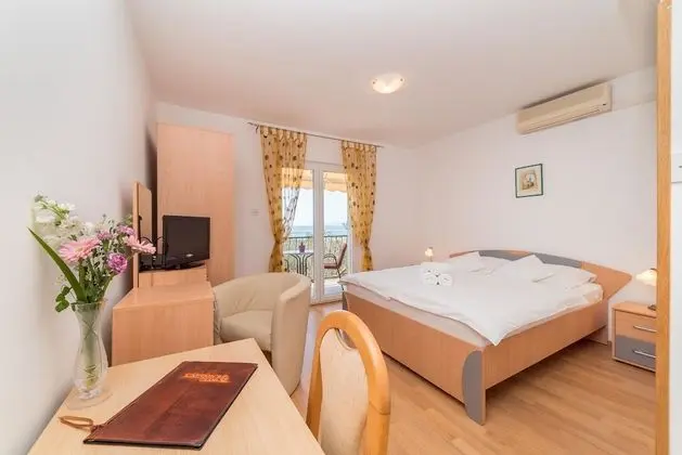 Deluxe Tek Büyük Yataklı Oda, Deniz Manzaralı (105)