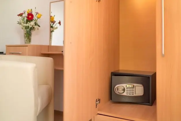 Deluxe Tek Büyük Yataklı Oda, Deniz Manzaralı (105)