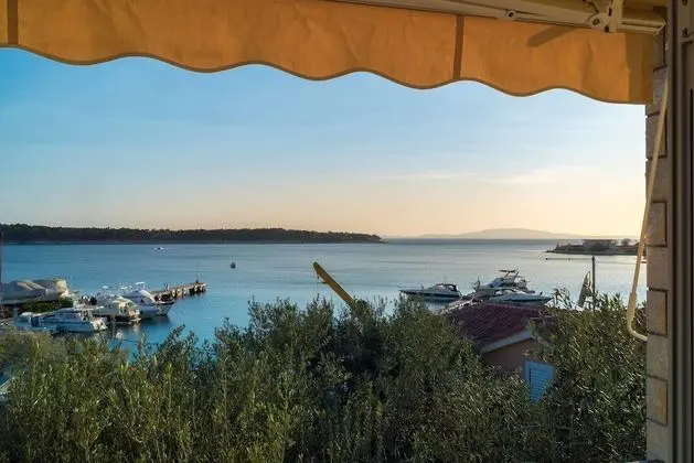 Deluxe Tek Büyük Yataklı Oda, Deniz Manzaralı (105)