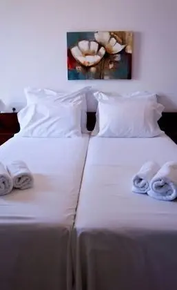 Tek Büyük Yataklı Oda, Havuz Manzaralı