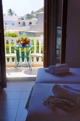 Tek Büyük Yataklı Oda, Havuz Manzaralı