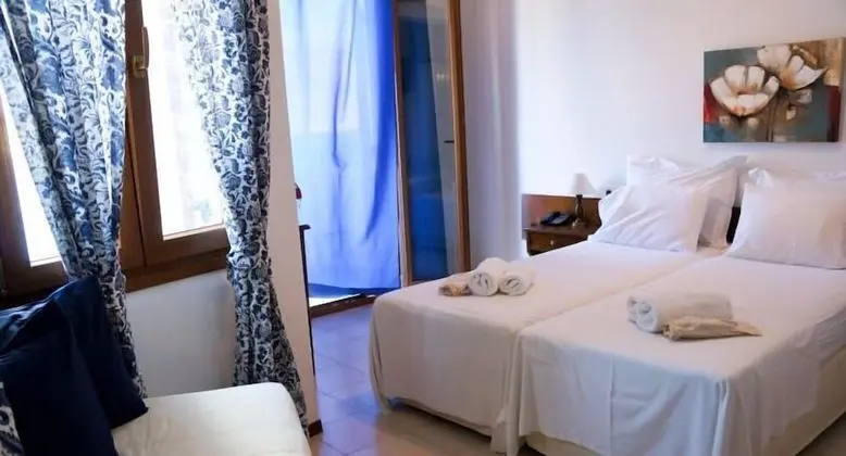 Tek Büyük Yataklı Oda, Havuz Manzaralı