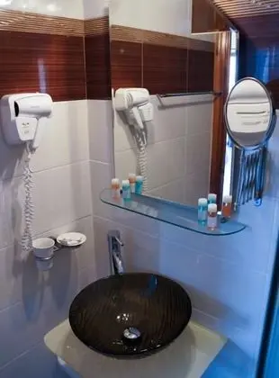 Üç Kişilik Oda, Havuz Manzaralı (Extra Bed)