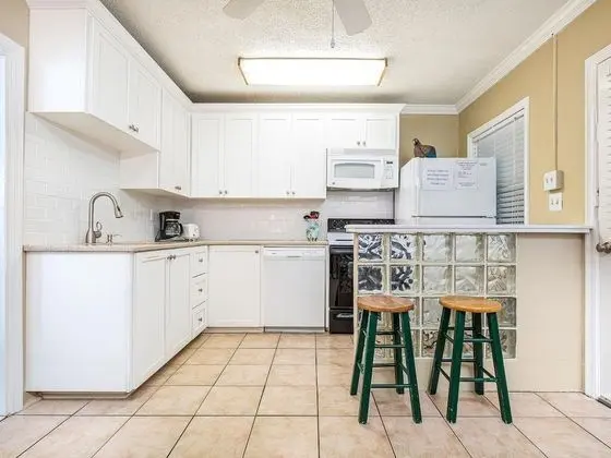 Daire, 1 En Büyük (King) Boy Yatak ve Çekyat, Mutfak, Bahçe Manzaralı