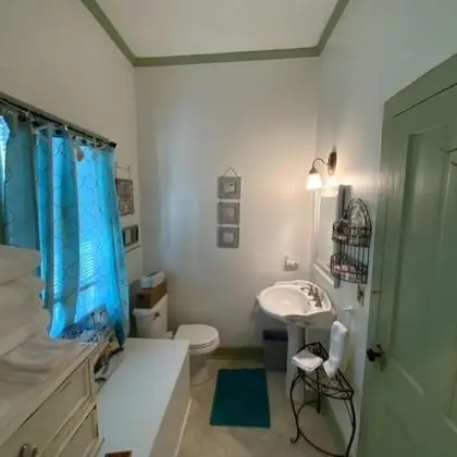 The Trent Room With Shared Bath