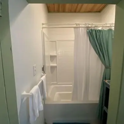 The Trent Room With Shared Bath