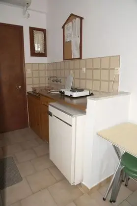 Stüdyo, Havuz Manzaralı