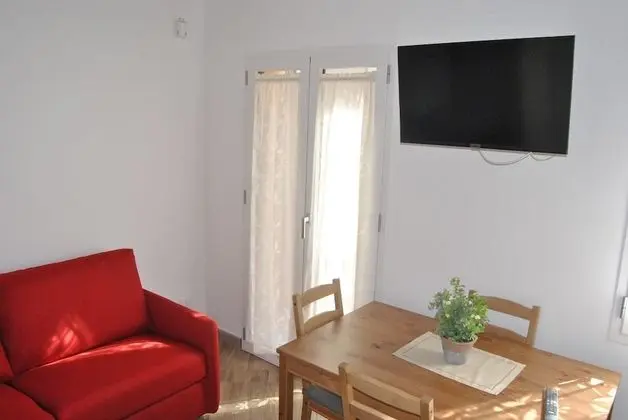 Apart Daire, 1 Büyük (Queen) Boy Yatak ve Çekyat