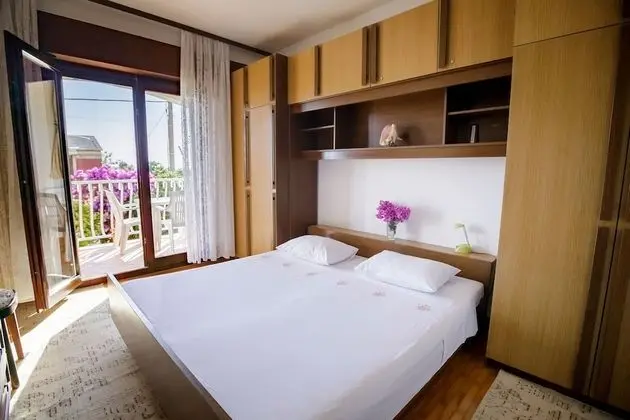 Apart Daire, 1 Büyük (Queen) Boy Yatak