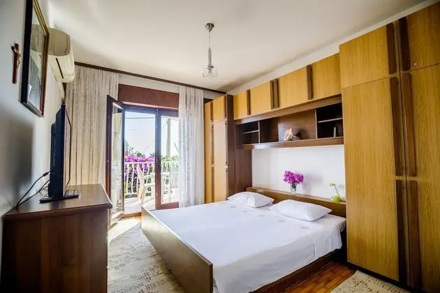 Apart Daire, 1 Büyük (Queen) Boy Yatak