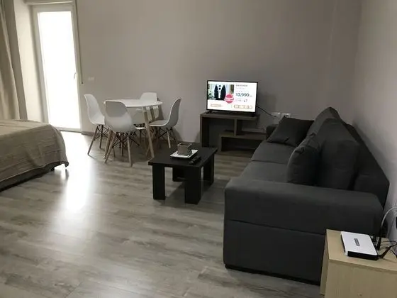 Apart Daire, 1 Büyük (Queen) Boy Yatak ve Çekyat