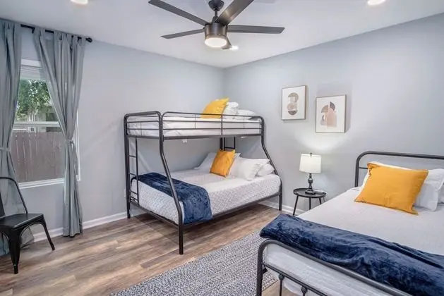 Ev (4 Bedrooms)