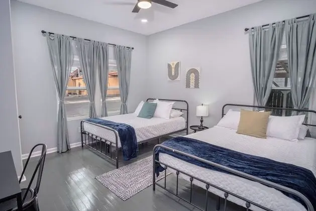 Ev (4 Bedrooms)