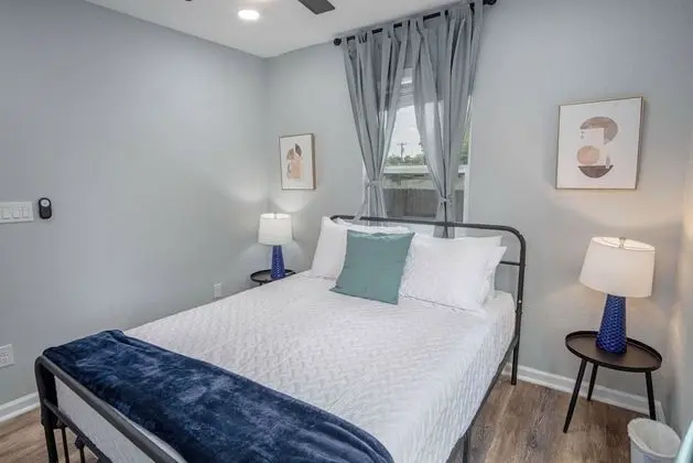 Ev (4 Bedrooms)