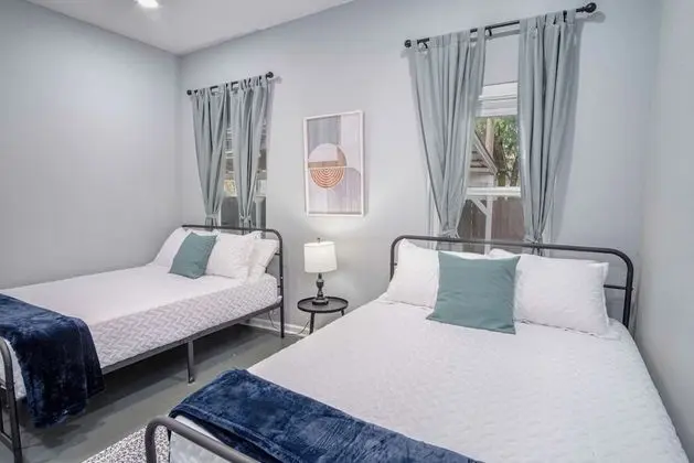 Ev (4 Bedrooms)