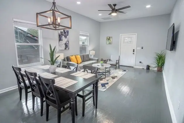 Ev (4 Bedrooms)