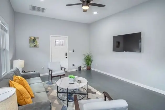 Ev (4 Bedrooms)