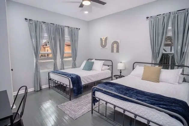 Ev (4 Bedrooms)