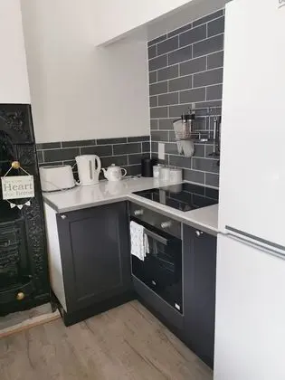 Kır Evi, 1 Büyük (Queen) Boy Yatak ve Çekyat