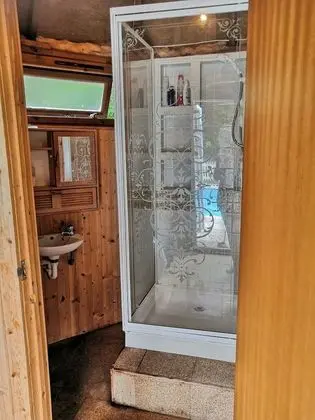 Kır Evi, 1 Büyük (Queen) Boy Yatak ve Çekyat