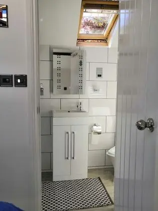 Kır Evi, 1 Büyük (Queen) Boy Yatak ve Çekyat