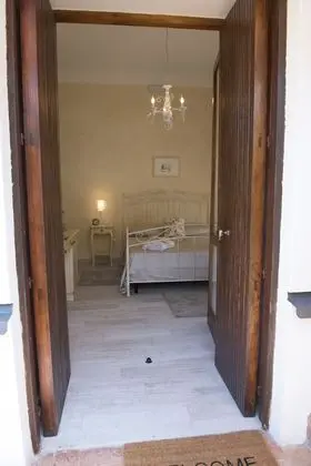 Traditional Tek Büyük Yataklı Oda