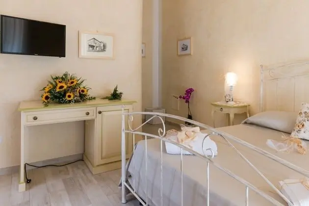 Traditional Tek Büyük Yataklı Oda