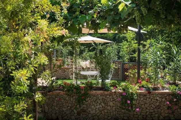 Traditional Tek Büyük Yataklı Oda