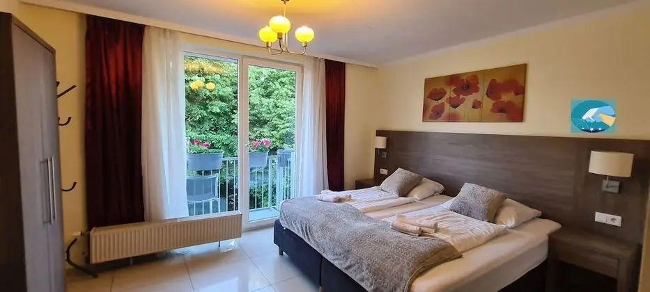 Tek Büyük veya İki Ayrı Yataklı Oda, Balkon
