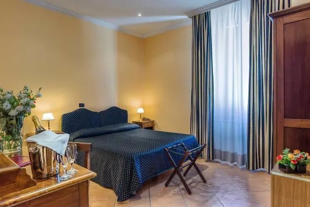 Tek Büyük Yataklı Oda