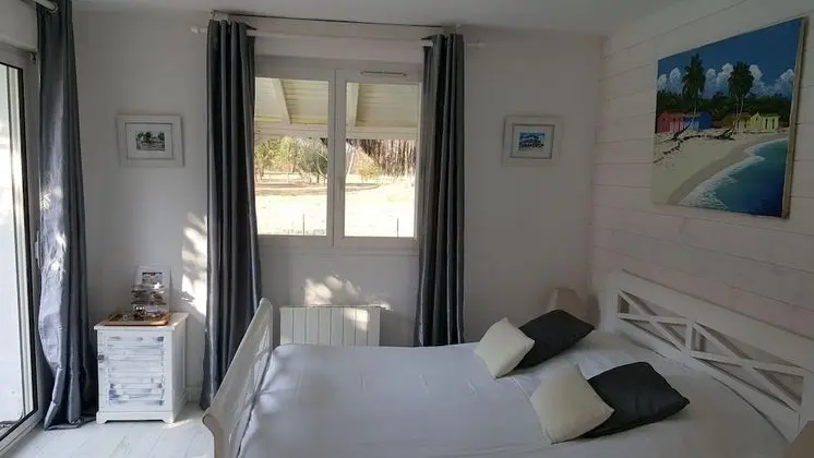 Classic Tek Büyük Yataklı Oda (Golf and Pool View - BAHAMAS)