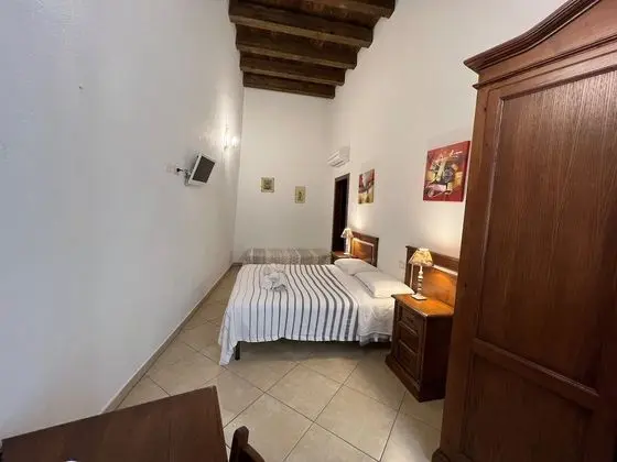 Tek Büyük veya İki Ayrı Yataklı Oda, Banyolu/Duşlu