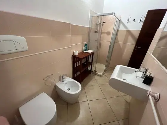 Tek Büyük veya İki Ayrı Yataklı Oda, Banyolu/Duşlu