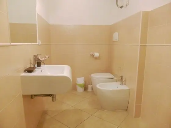 Tek Büyük veya İki Ayrı Yataklı Oda, Banyolu/Duşlu