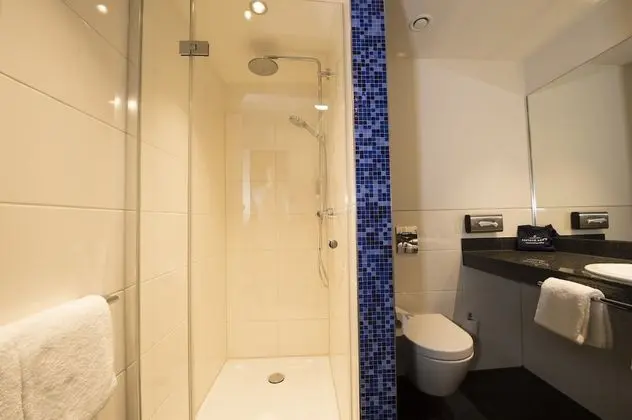 City Tek Büyük veya İki Ayrı Yataklı Oda