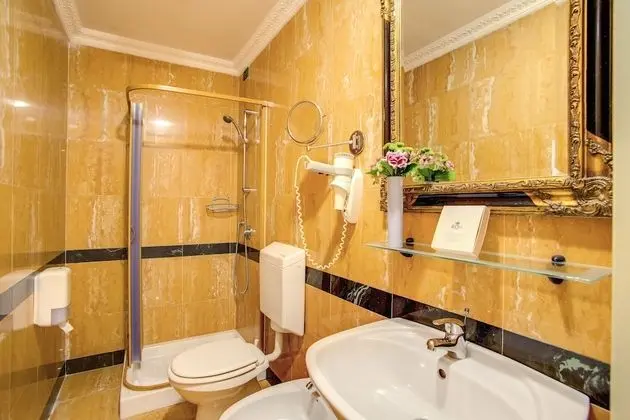 Tek Büyük Yataklı Oda