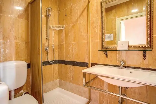 Tek Büyük Yataklı Oda