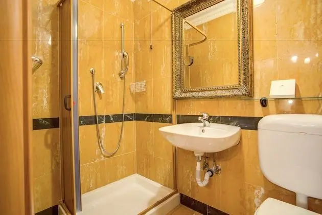 Tek Büyük Yataklı Oda (with extra bed)