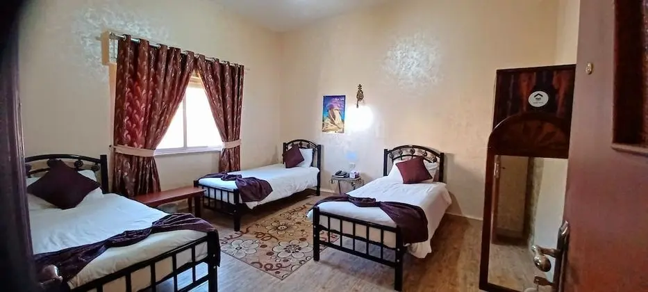 Üç Kişilik Oda