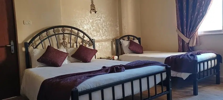 Üç Kişilik Oda