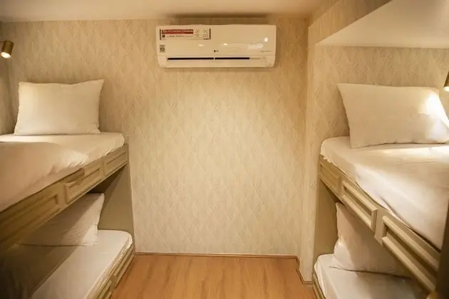 Family suite beachfront Caravana
