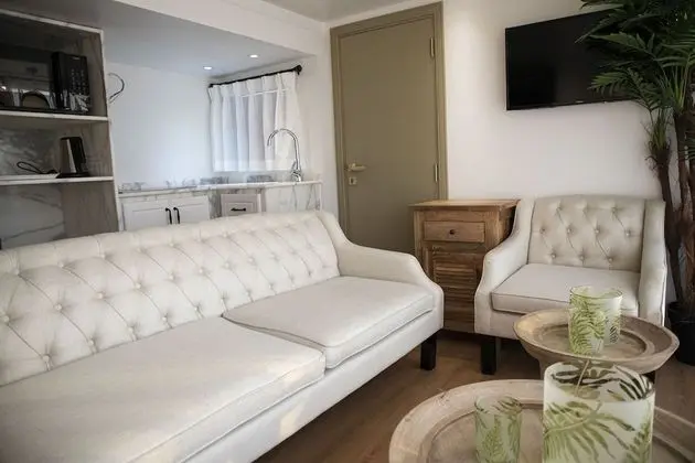 Family suite beachfront Caravana