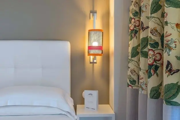 Büyük Yataklı Tek Kişilik Oda