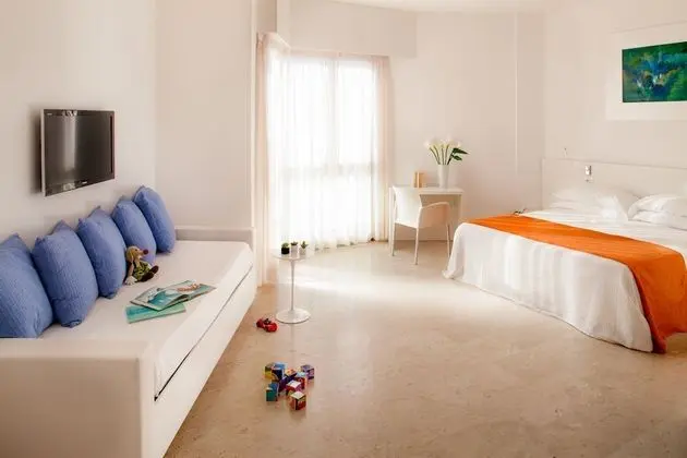 Family Üç Kişilik Oda, Balkon, Kısmi Deniz Manzaralı