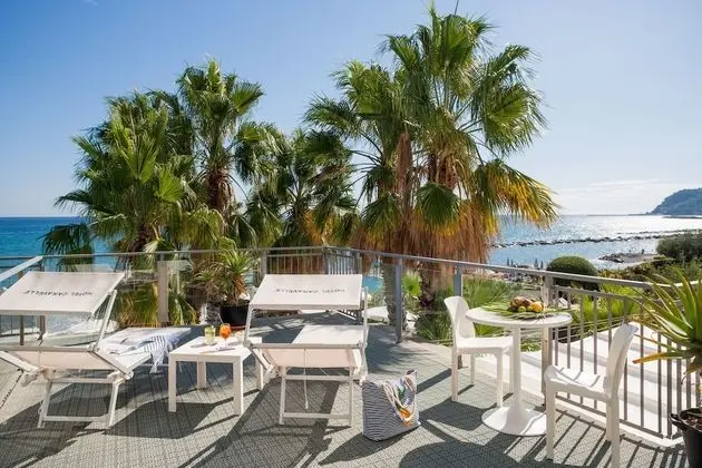 Family Üç Kişilik Oda, Balkon, Kısmi Deniz Manzaralı